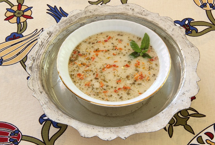 Yoğurtlu Tarhana Çorbası Tarifi
