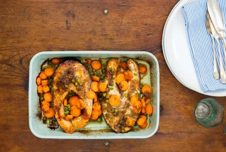 Kereviz Püresi ile İki Kişilik Fırında Somon | Videolu Tarif