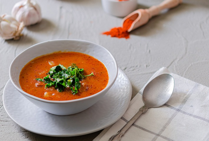 Şehriyeli Tavuklu Domates Çorbası