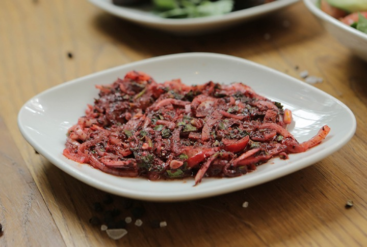 Tablacı Salatası (Kebap Salatası) Tarifi