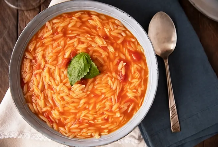 Arpa Şehriyeli Tavuk Çorbası