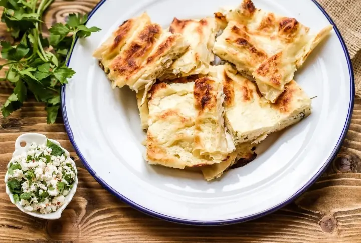 Baklava Yufkalı Peynirli Börek