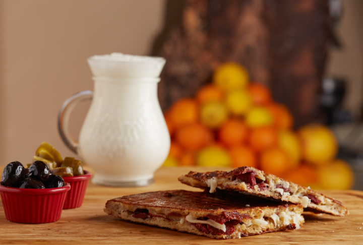 Bayat Pideden Yumurtalı Tost Tarifi