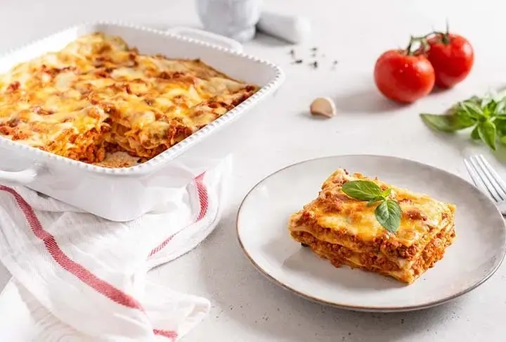 Bolonez Soslu Lazanya Tarifi