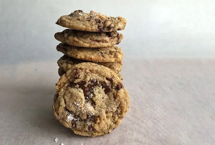 Burak Zafer’den Tahin Helvalı Çikolatalı Kurabiye