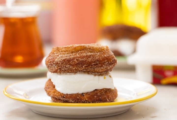 Dondurmalı Churro Sandviç Tarifi