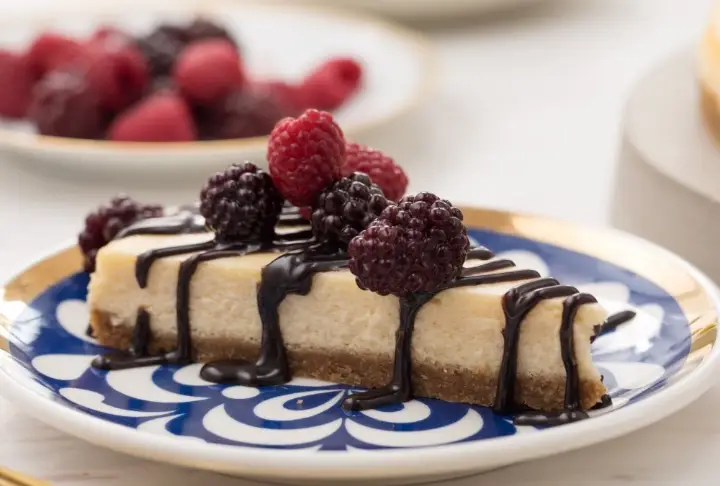 Çikolata Soslu Cheesecake | Videolu Tarif