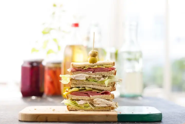 Club Sandviç | Videolu Tarif