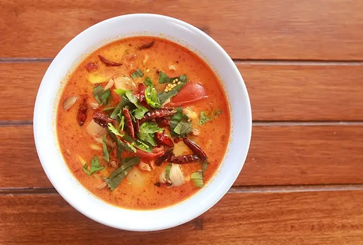 Ekşili Tavuk Çorbası