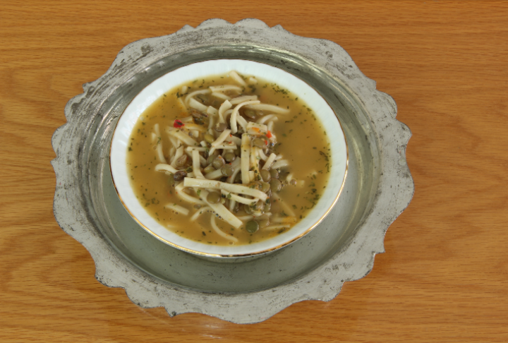 Knorr Bulyon ile Yeşil Mercimekli Erişte Çorbası