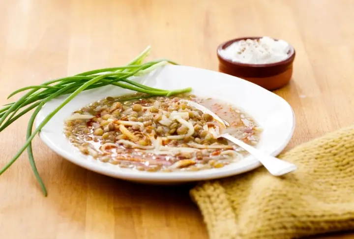 Erişteli Mercimek Çorbası | Videolu Tarif