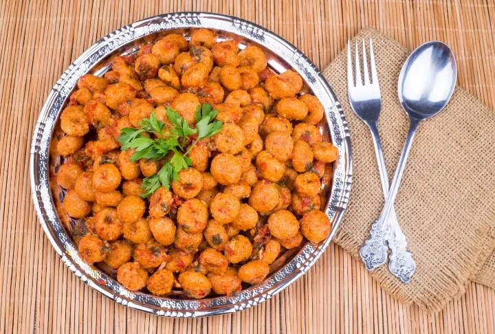 Patlıcan Yatağında Fellah Köftesi