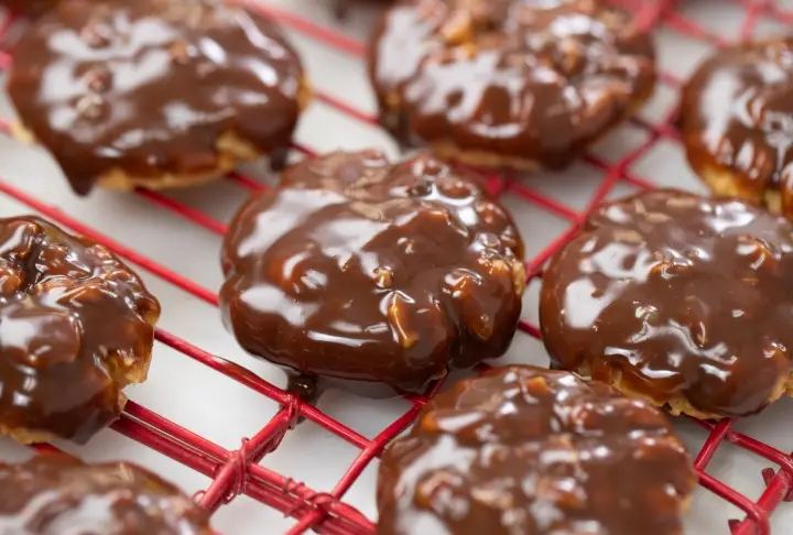 Ağızda Dağılan Fındıklı Kurabiye Tarifi | Videolu Tarif