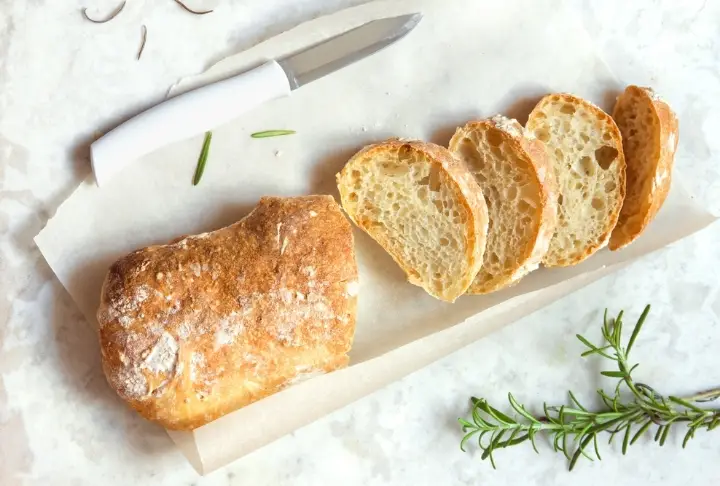 Biberiyeli ve Kekikli Ekmek