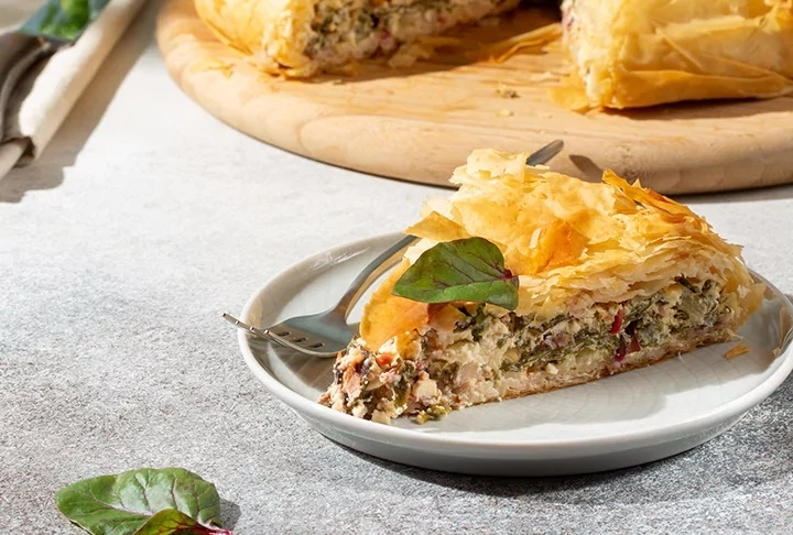 Güllaç Yaprağından Sebzeli Börek