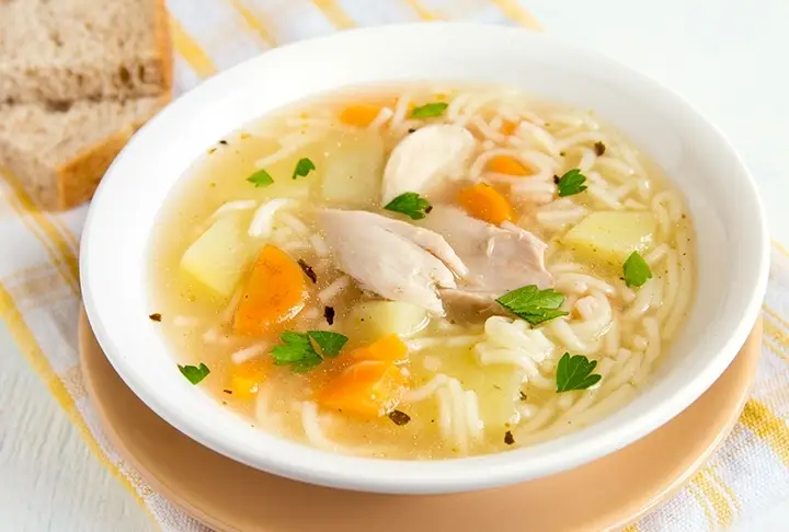 Havuçlu Şehriyeli Tavuk Çorbası Tarifi