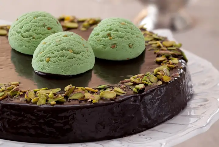 Glutensiz Antep Fıstıklı Turta