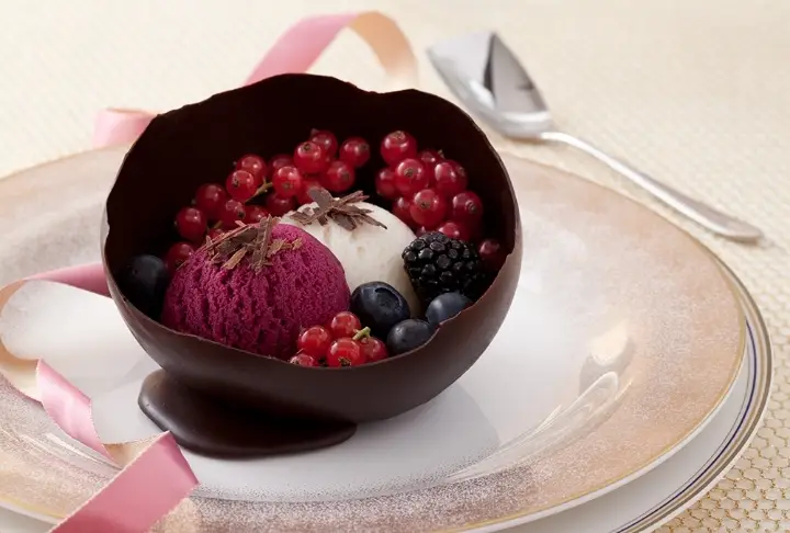 Çikolata Balonunda Dondurma Kup