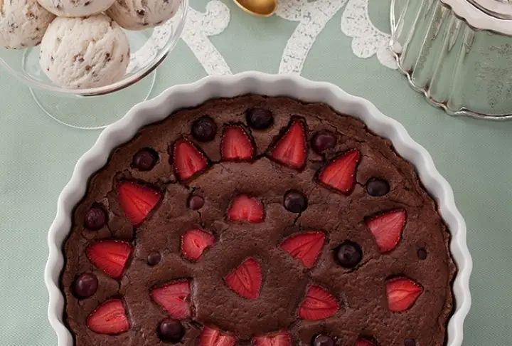 Çilekli ve Çikolatalı Clafoutis