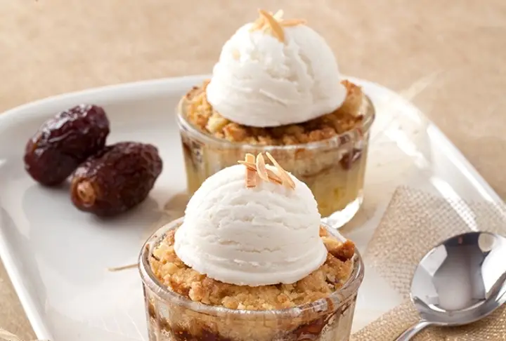 Hurmalı ve Bademli Kıtır Crumble 