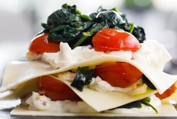 Ispanaklı Makarna Kulesi | Videolu Tarif