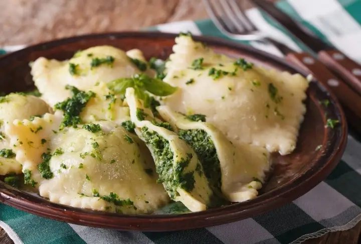 Ispanaklı Ravioli