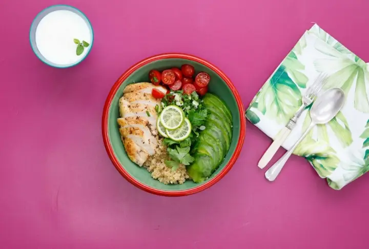 Izgara Tavuklu Kinoa Kasesi | Videolu Tarif