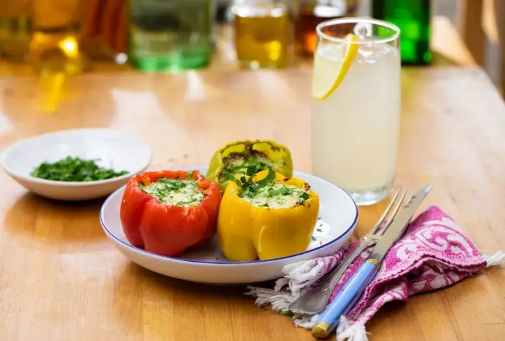 Kinoalı Renkli Biberler | Videolu Tarif