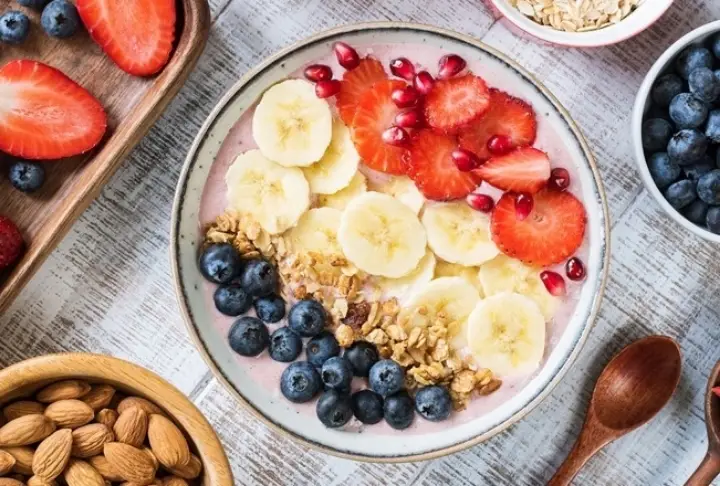 Kırmızı Meyveli Müsli