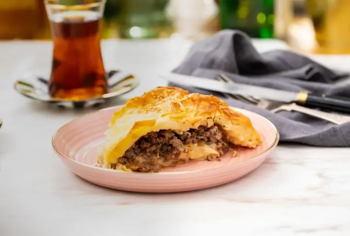 Kıymalı Börek Tarifi | Videolu Tarif