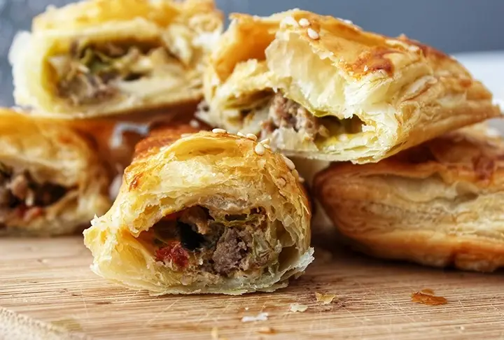 Kıymalı Milföy Böreği Tarifi