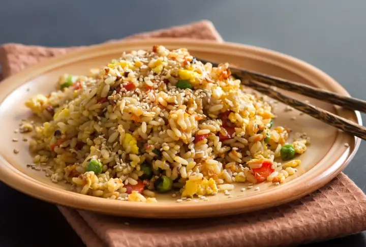 Kızarmış Pilav (Fried Rice) Tarifi