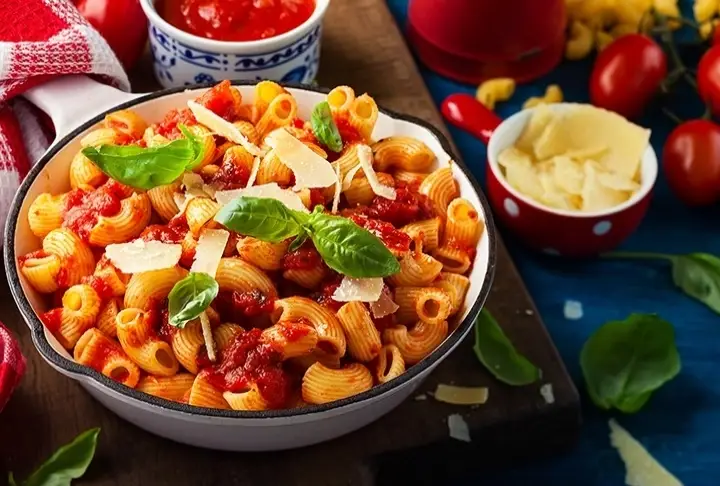 Salçalı Makarna Tarifi