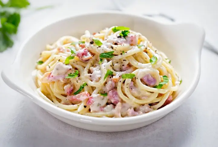 Jambon Soslu Makarna