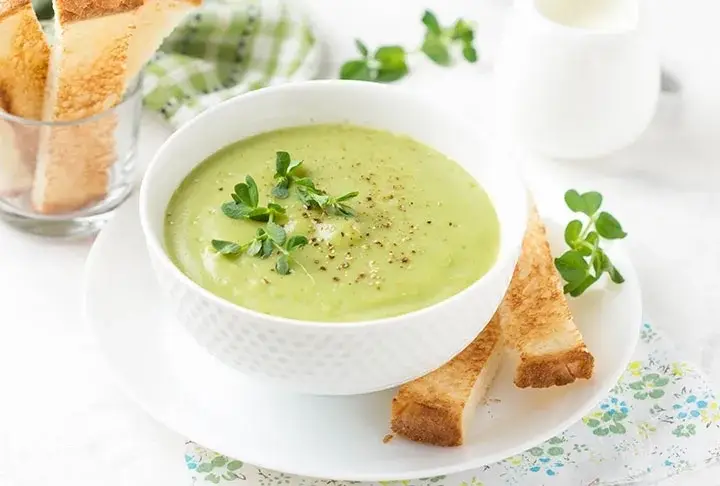 Kremasız Brokoli Çorbası Tarifi