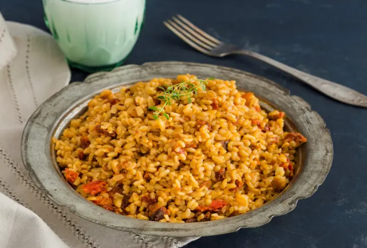 Kuru Domatesli Bulgur Pilavı Tarifi