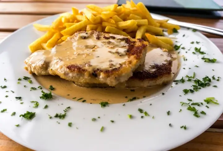 Limon Soslu Tavuk Şnitzel