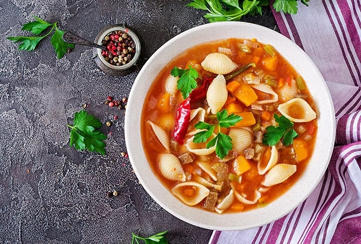 Makarnalı Kremalı Domates Çorbası