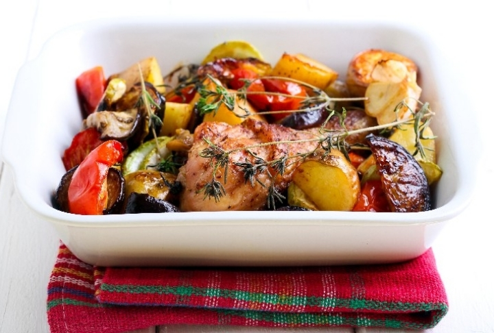 Mangal Lezzetinde Fırında Tavuk