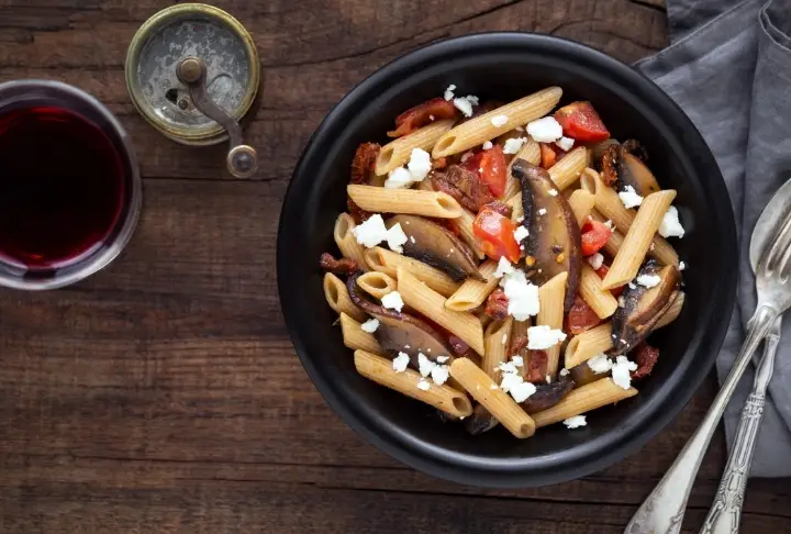 Mantar Soslu Makarna Tarifi