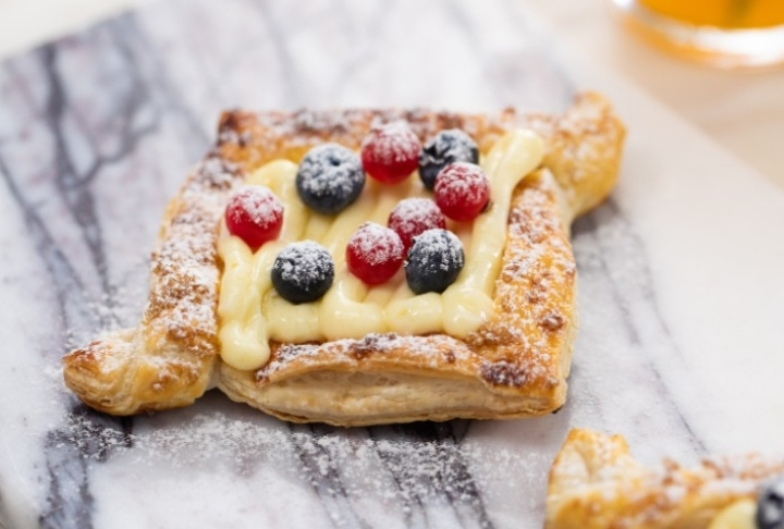 Orman Meyveli Börek Tatlısı Tarifi