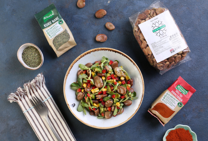 Semizotlu Ekşili Bakla Salatası