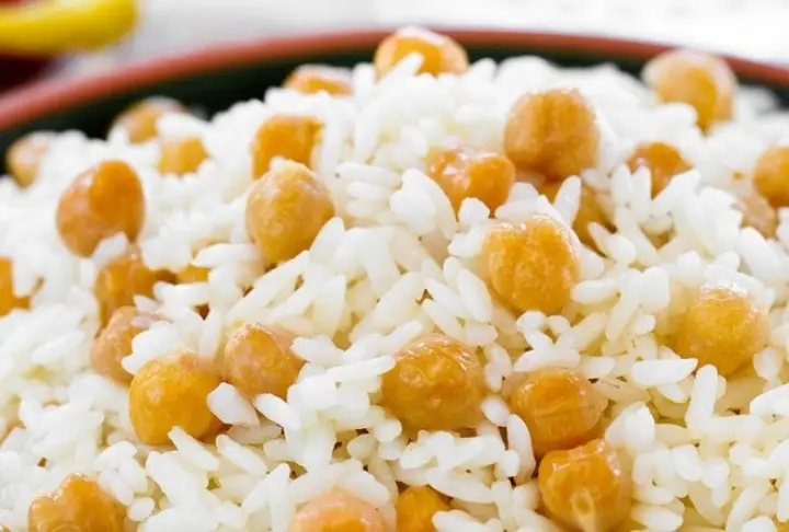 Nohutlu ve Muskatlı Pilav