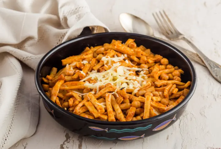 Nohut ve Domatesli Erişte