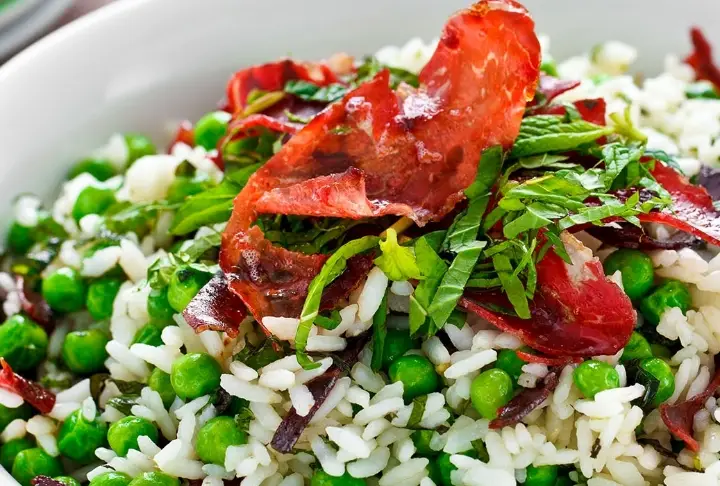 Bezelyeli ve Pastırmalı Pilav Tarifi