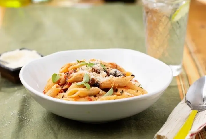 Zeytinli ve Acılı Penne | Videolu Tarif