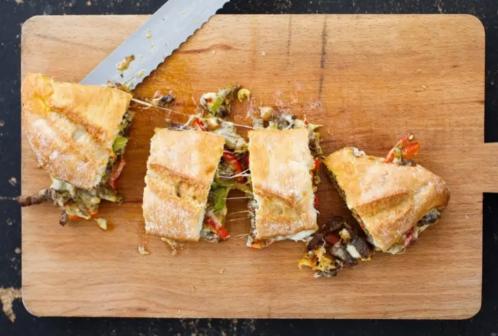 Philly Cheese Sandviç | Videolu Tarif