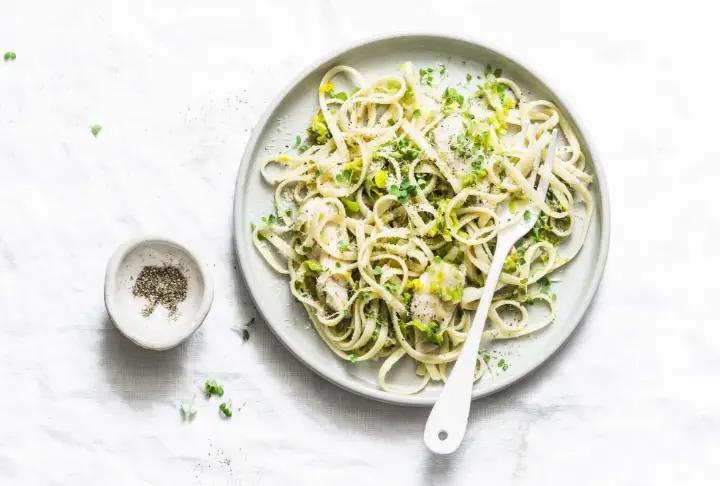 Pırasalı Tulum Peynirli Makarna