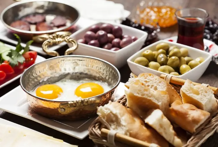 Sahurda Ne Yemeli: Kahvaltı Önerileri