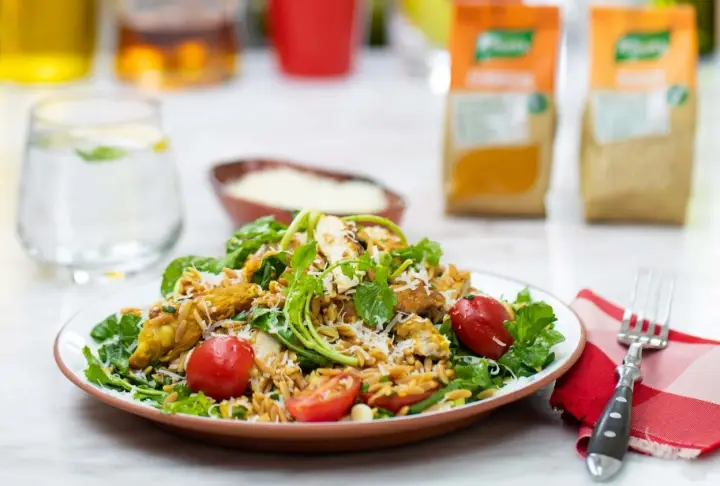 Tavuklu Şehriye Salatası Tarifi | Videolu Tarif